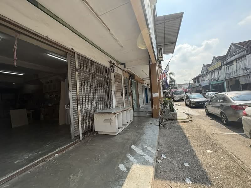 Kedai / Pejabat untuk Dijual di Taman Puteri Wangsa (Ulu Tiram) - Celine Chai - Exterior - PropertyGuru.com.my