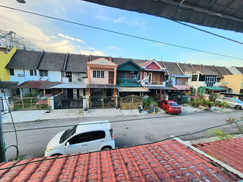 2-storey Terraced House for Sale in Taman Bukit Teratai (Ampang) - Azli Ibrahim - Exterior - PropertyGuru.com.my