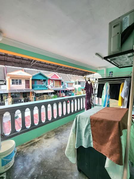 2-storey Terraced House for Sale in Taman Bukit Teratai (Ampang) - Azli Ibrahim - Balcony - PropertyGuru.com.my