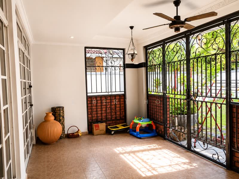 Semi-Detached House for Sale in Kelana Jaya (Petaling Jaya) - Albert Ho - Exterior - PropertyGuru.com.my