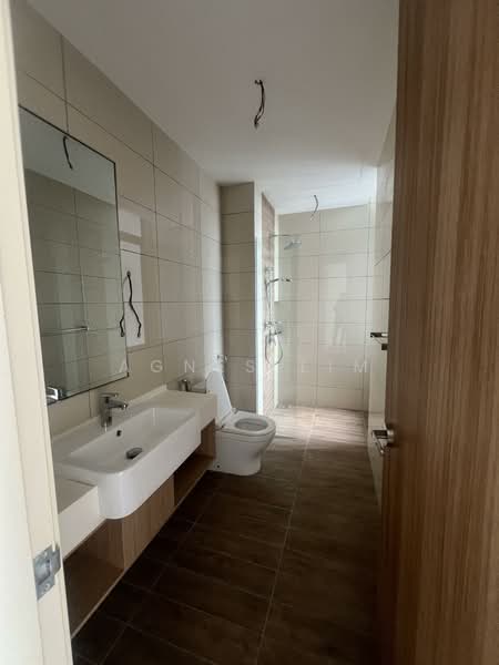 Service Residence for Sale at Avara - Agnes Lim - Bathroom - PropertyGuru.com.my