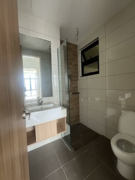 Service Residence for Sale at Avara - Agnes Lim - Bathroom - PropertyGuru.com.my