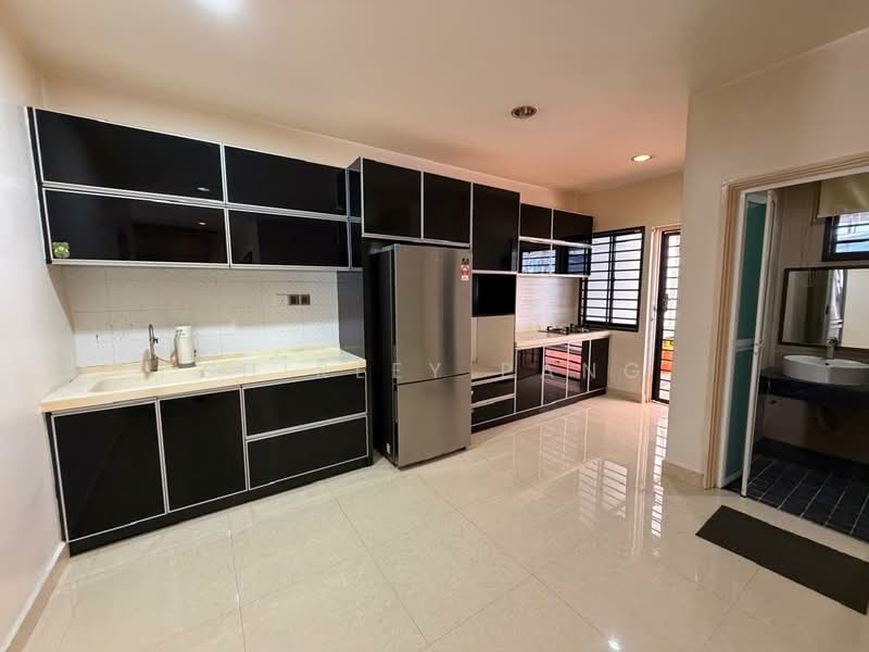Rumah Berkembar untuk Dijual di Taman Perling (Perling) - Shirley Pang - Kitchen - PropertyGuru.com.my