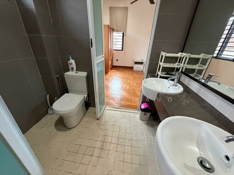 Rumah Berkembar untuk Dijual di Taman Perling (Perling) - Shirley Pang - Bathroom - PropertyGuru.com.my