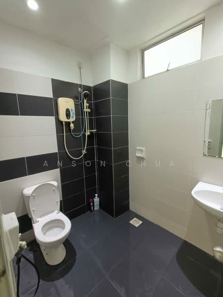 Pangsapuri untuk Disewa di The Twin Residences - Anson Chua - Bathroom - PropertyGuru.com.my