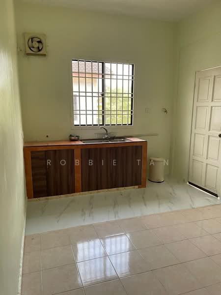 1-storey Terraced House for Rent in Kota Masai (Pasir Gudang) - Robbie Tan - Kitchen - PropertyGuru.com.my