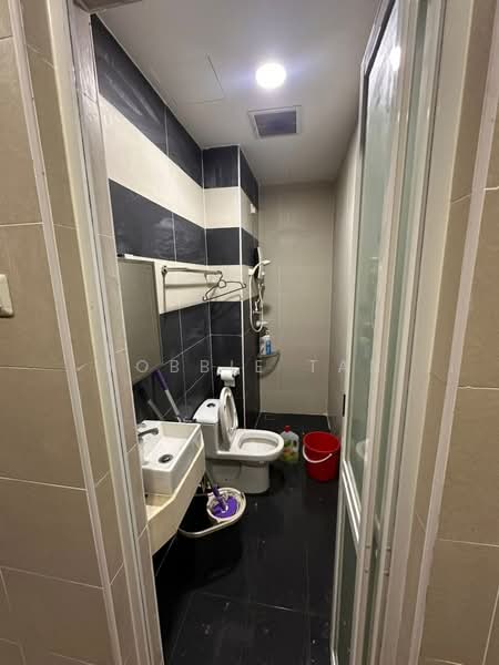 Service Residence for Rent at D'Secret Garden (Pangsapuri Kempas Indah) - Robbie Tan - Bathroom - PropertyGuru.com.my
