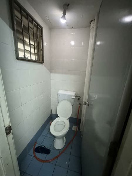 Rumah Flat untuk Disewa di Seroja - Agnes Lim - Bathroom - PropertyGuru.com.my