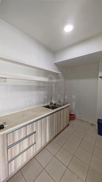 Servis Apartment untuk Dijual di Pacific Place - Ivan Tan - Kitchen - PropertyGuru.com.my