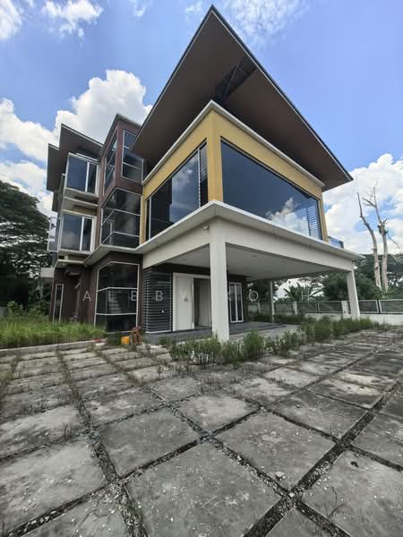 Bungalow for Sale in Seri Kembangan (Selangor) - Albby Koah - PropertyGuru.com.my