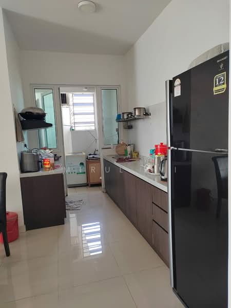 Kondominium untuk Disewa di Scenaria @ North Kiara Hills - Amirul Ami - Kitchen - PropertyGuru.com.my