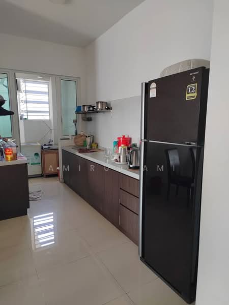 Kondominium untuk Disewa di Scenaria @ North Kiara Hills - Amirul Ami - Kitchen - PropertyGuru.com.my
