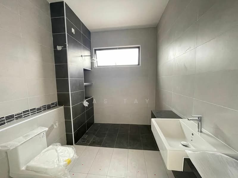 Rumah Teres untuk Dijual di Taman Desa Tebrau (Tebrau) - Jas Tay - Bathroom - PropertyGuru.com.my