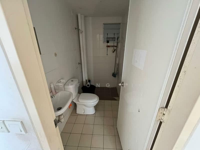Pangsapuri untuk Disewa di Seri Jati - Suefong Lim - Bathroom - PropertyGuru.com.my