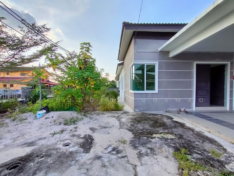 Semi-Detached House for Sale in Teluk Intan (Perak) - Muinuddin Muhamad - Exterior - PropertyGuru.com.my