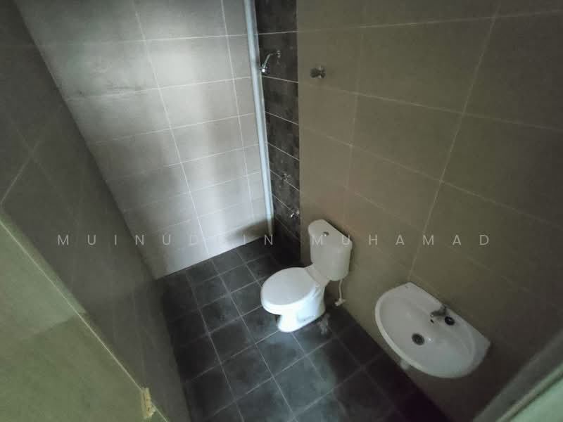 Semi-Detached House for Sale in Teluk Intan (Perak) - Muinuddin Muhamad - Bathroom - PropertyGuru.com.my