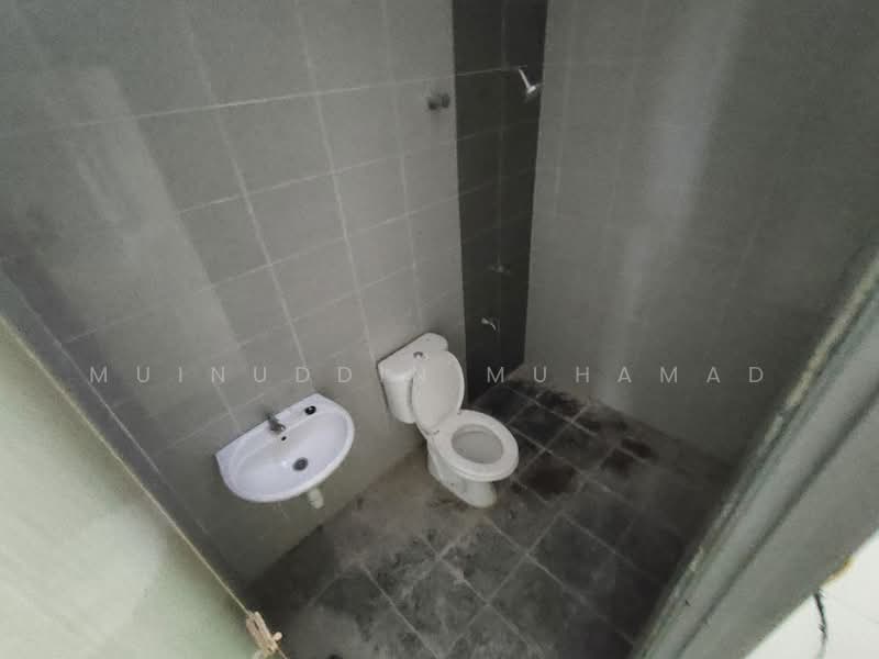 Semi-Detached House for Sale in Teluk Intan (Perak) - Muinuddin Muhamad - Bathroom - PropertyGuru.com.my