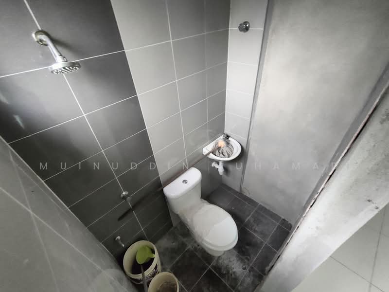 Semi-Detached House for Sale in Teluk Intan (Perak) - Muinuddin Muhamad - Bathroom - PropertyGuru.com.my