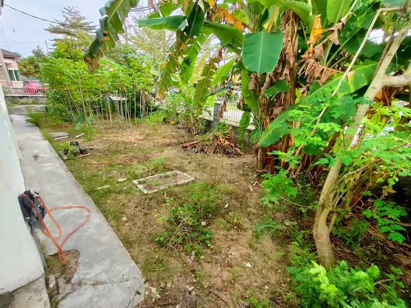 Semi-Detached House for Sale in Teluk Intan (Perak) - Muinuddin Muhamad - Garden - PropertyGuru.com.my