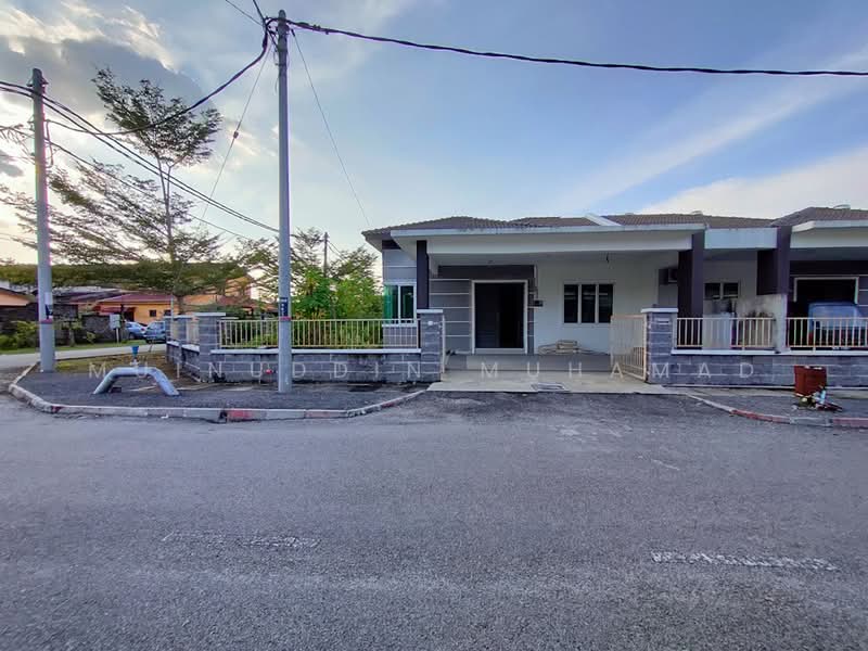 Semi-Detached House for Sale in Teluk Intan (Perak) - Muinuddin Muhamad - Exterior - PropertyGuru.com.my
