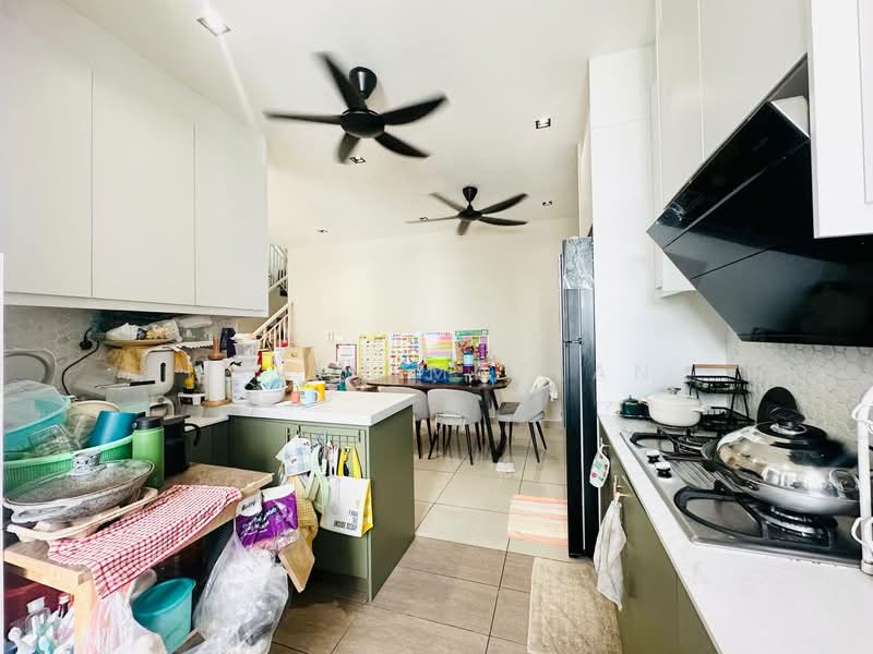 Townhouse for Sale in Sepang (Selangor) - Halim Mazlan - Kitchen - PropertyGuru.com.my