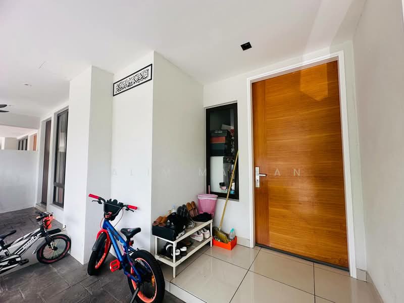 Townhouse for Sale in Sepang (Selangor) - Halim Mazlan - Entrance - PropertyGuru.com.my