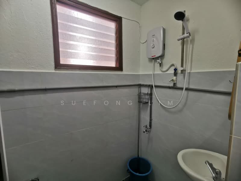 Flat for Sale at Pangsapuri Sri Perak - Suefong Lim - Bathroom - PropertyGuru.com.my