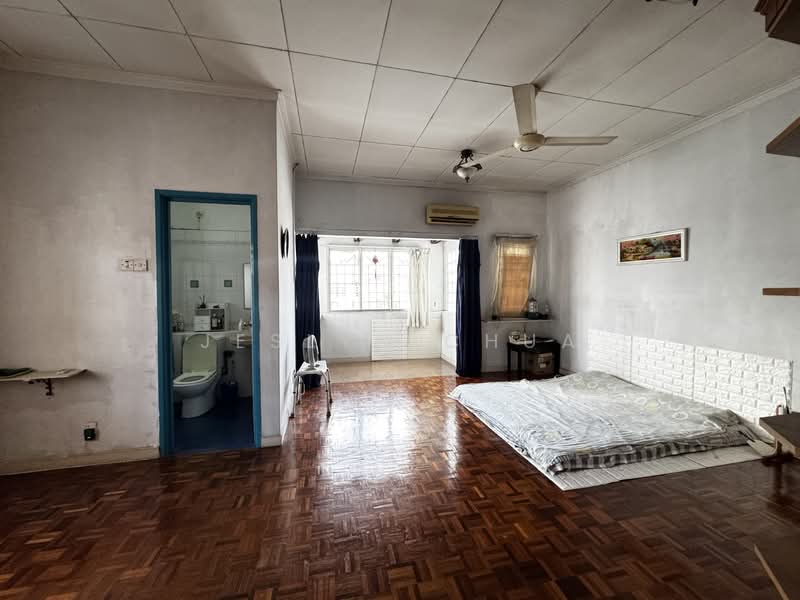 Rumah Teres 2 Tingkat untuk Dijual di Usj 16 (Subang Jaya) - Jeslyn Chua - Bathroom - PropertyGuru.com.my