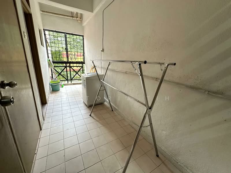 Kondominium untuk Disewa di Cypress Condominium - Victoria Tih - Balcony - PropertyGuru.com.my