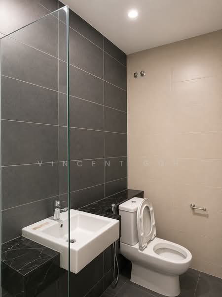 Rumah Teres 3 Tingkat untuk Dijual di Duta Villa (Setia Alam) - Vincent Goh - Bathroom - PropertyGuru.com.my
