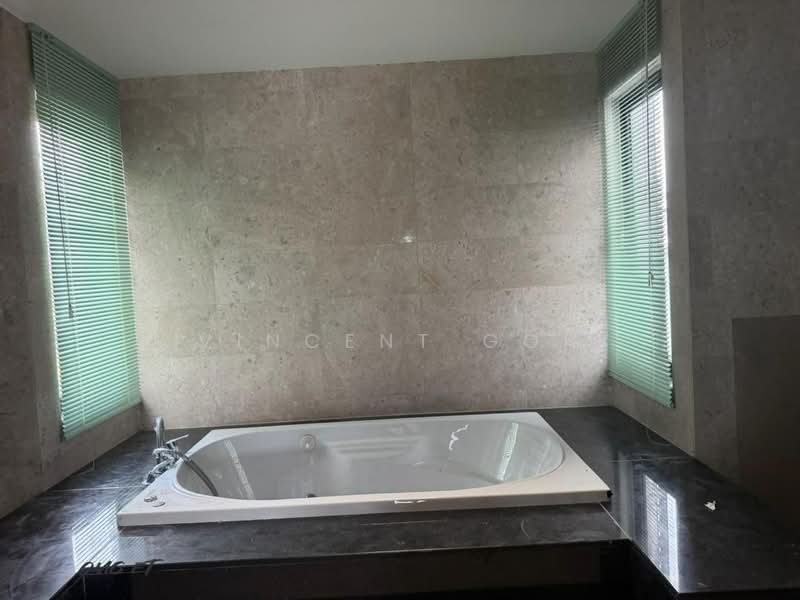 Rumah Teres 3 Tingkat untuk Dijual di Duta Villa (Setia Alam) - Vincent Goh - Bathroom - PropertyGuru.com.my