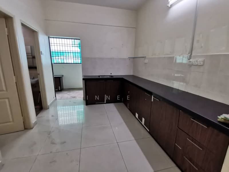 Semi-Detached House for Sale in Jelutong Barat (Jelutong) - Xinnee . - Kitchen - PropertyGuru.com.my