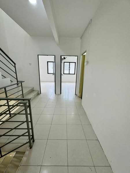 2.5-storey Terraced House for Sale in Taman Scientex Pasir Gudang (Pasir Gudang) - Caryn Ter - Corridor - PropertyGuru.com.my