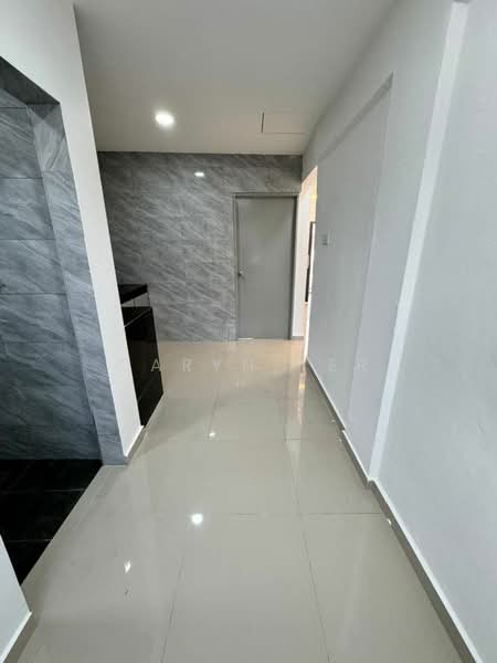Flat for Sale at Taman Cendana - Caryn Ter - Corridor - PropertyGuru.com.my