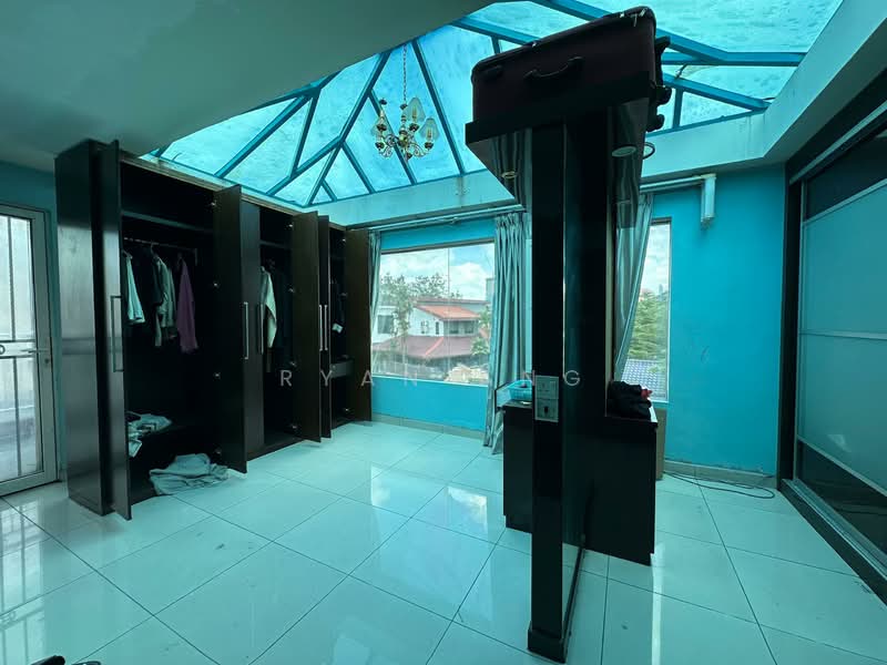 Bungalow for Sale in Setapak (Kuala Lumpur) - Ryan Ang - Master Bedroom Walk-in Closet - PropertyGuru.com.my