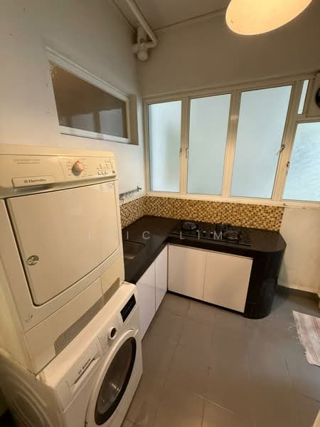 Kondominium untuk Dijual di Surian Residences - Eric Lim - Kitchen - PropertyGuru.com.my
