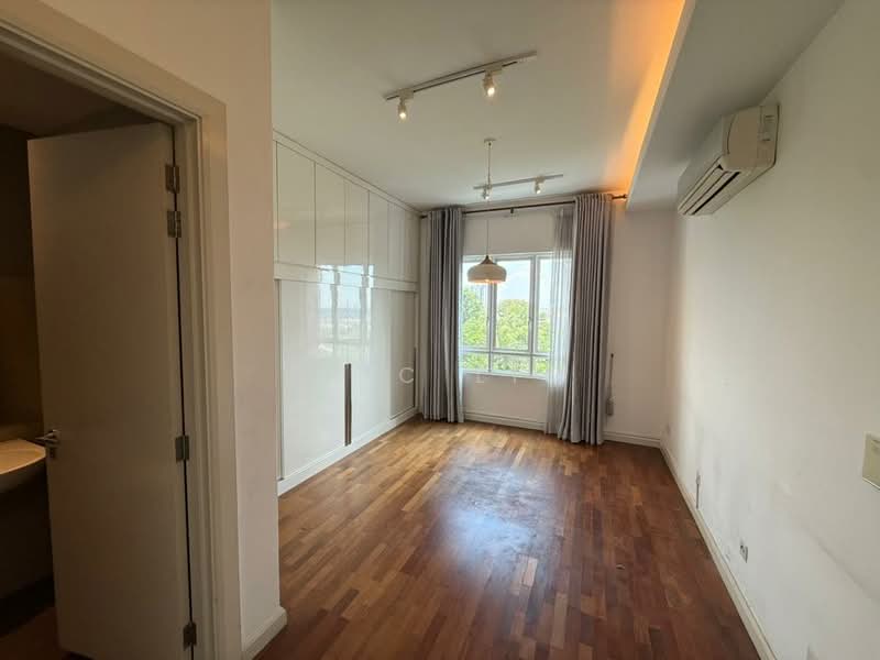Kondominium untuk Dijual di Surian Residences - Eric Lim - Bedroom - PropertyGuru.com.my