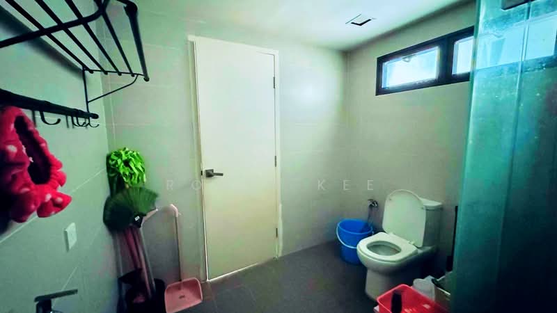 Servis Apartment untuk Disewa di Solstice @ Pan'gaea - Roger Kee - Bathroom - PropertyGuru.com.my