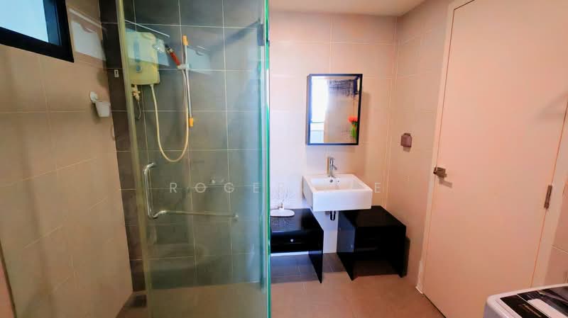Servis Apartment untuk Disewa di Solstice @ Pan'gaea - Roger Kee - Bathroom - PropertyGuru.com.my