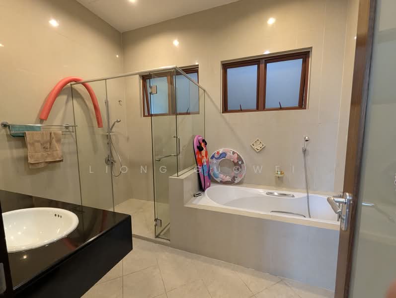 Semi-Detached House for Sale in Taman Sri Hartamas (Sri Hartamas) - Liong Guowei - Bathroom - PropertyGuru.com.my