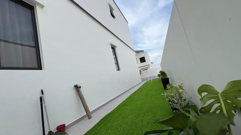 Rumah Kluster untuk Dijual di Eco Botanic (Iskandar Puteri (Nusajaya)) - Max Loh - Exterior - PropertyGuru.com.my