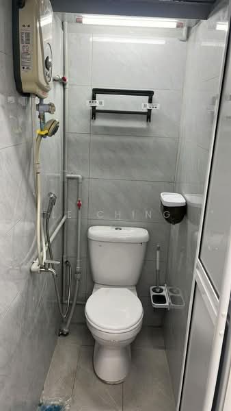 Terraced House for Rent in Taman Damai Jaya (Skudai) - Le Ching . - Bathroom - PropertyGuru.com.my