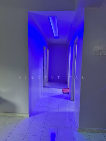 Kondominium untuk Disewa di Lakeside Tower - Vincent Tan - Corridor - PropertyGuru.com.my