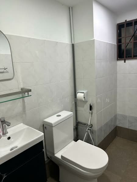 Kondominium untuk Disewa di Lakeside Tower - Vincent Tan - Bathroom - PropertyGuru.com.my