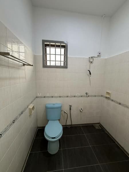 Rumah Teres 2 Tingkat untuk Dijual di Bandar Seri Alam (Masai) - Max Loh - Bathroom - PropertyGuru.com.my