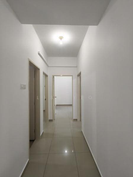 Condominium for Rent at Fairway Suites - Lisa Yeo - Corridor - PropertyGuru.com.my