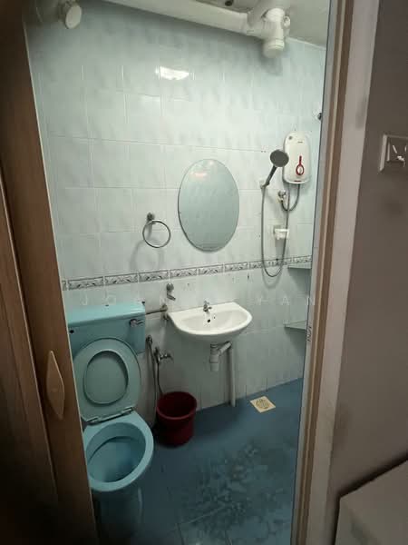 Pangsapuri untuk Disewa di Desa Sri Puteri B - Joanne Yan - Bathroom - PropertyGuru.com.my
