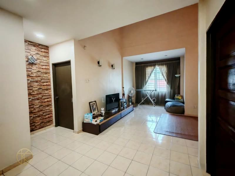 Rumah Teres 2 Tingkat untuk Dijual di Teluk Pulai (Klang) - Kelly Teo - Living Room - PropertyGuru.com.my