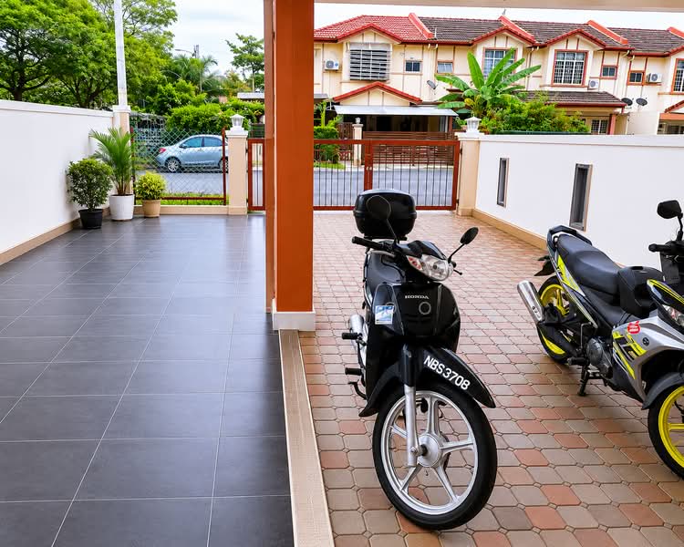 Rumah Teres untuk Dijual di Putra Heights (Subang Jaya) - KH Khoo - Exterior - PropertyGuru.com.my