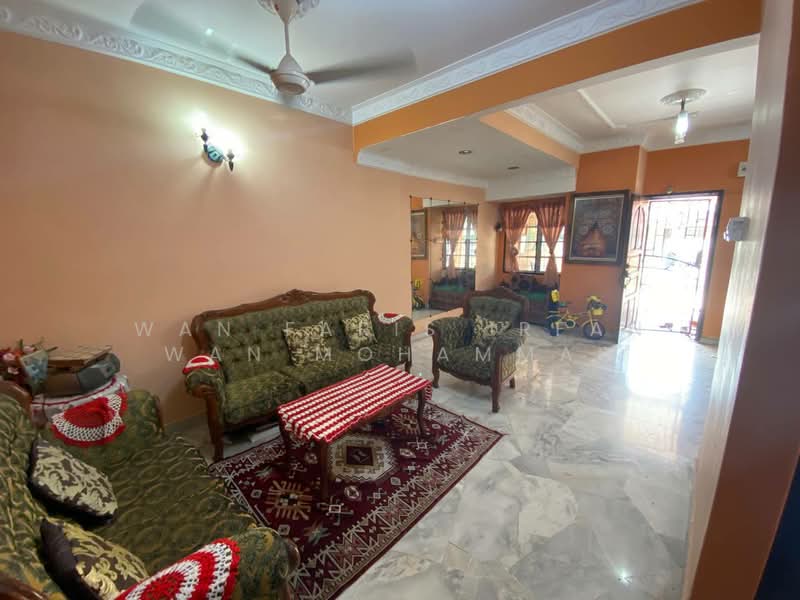 Rumah Teres 2 Tingkat untuk Dijual di Usj 11 (Subang Jaya) - Wan Faris Irfan Wan Mohammad - Living Room - PropertyGuru.com.my